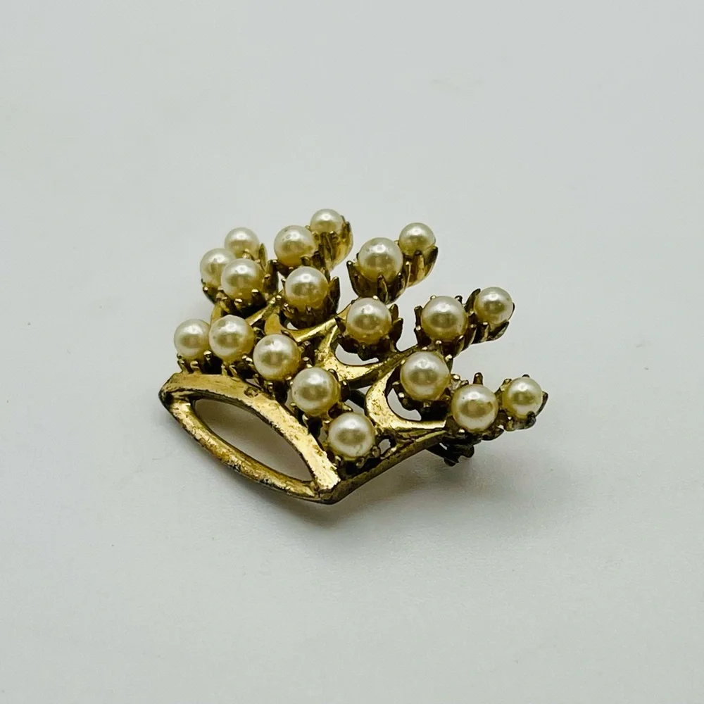 DeRosa Regal Crown Brooch Gold and Pearls Vintage Collectible - Picture 7 of 13